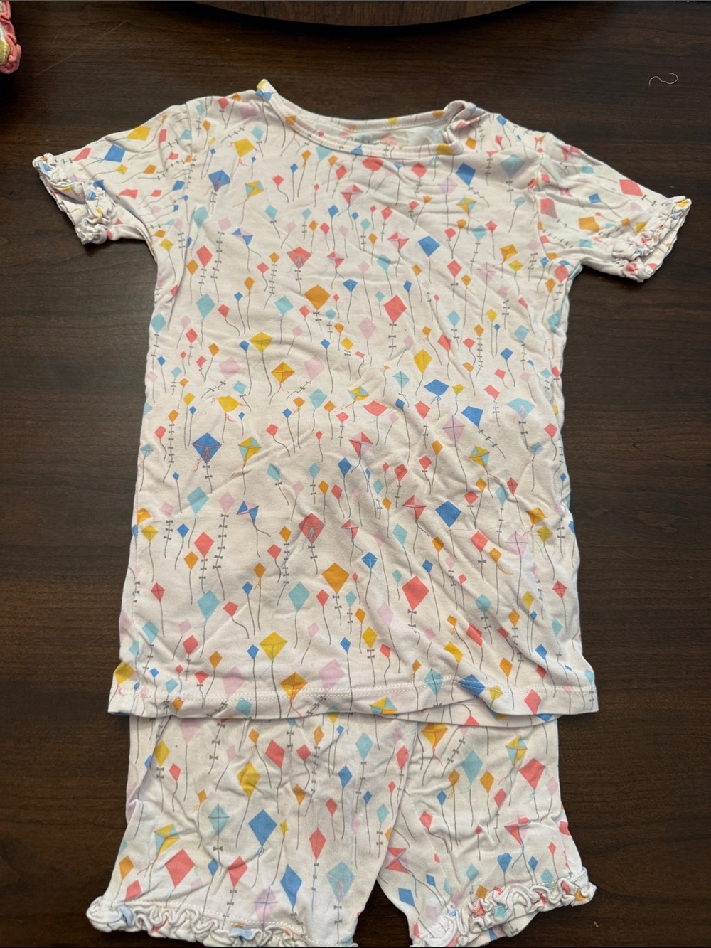 Magnetic Me White Kite-Print Short Pajama Set in Pink, Blue, Yellow, Purple